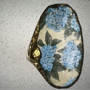 Decoupage shell trinket/ jewelry holder